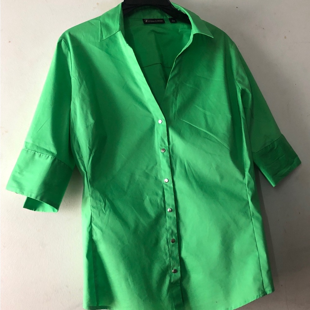 7th Avenue Design Studio (New York & Company) Blouse, size Large Green